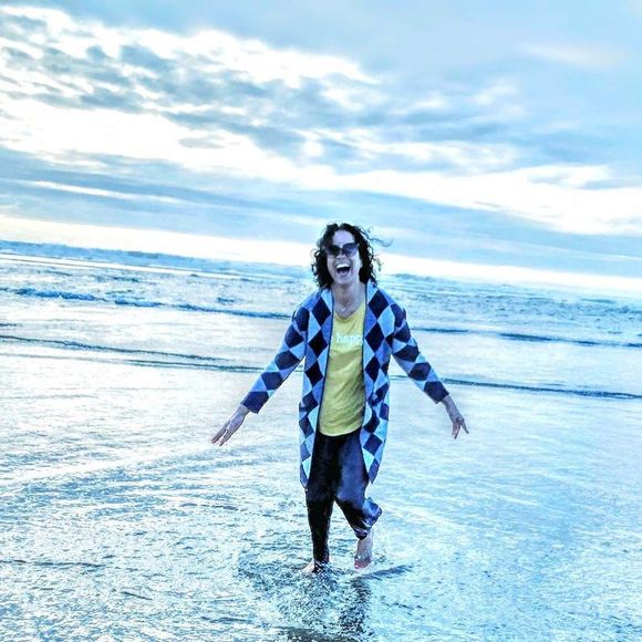 Meet your Posher, Julia - Picture 2 of 4